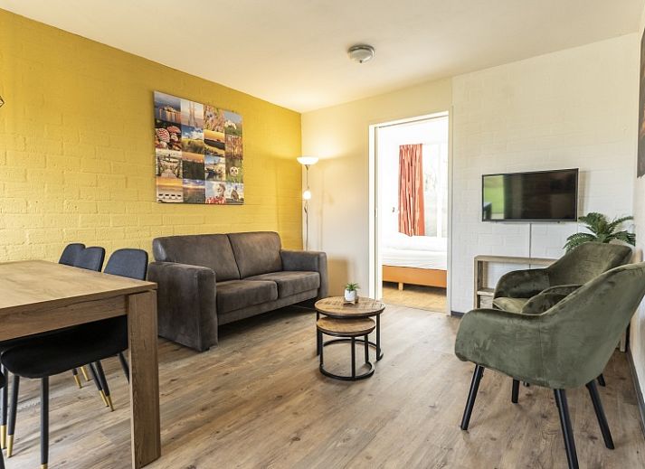 Ferienhaus 30A in De Cocksdorp, Texel mit sonniger Terrasse und moderner Veranda.