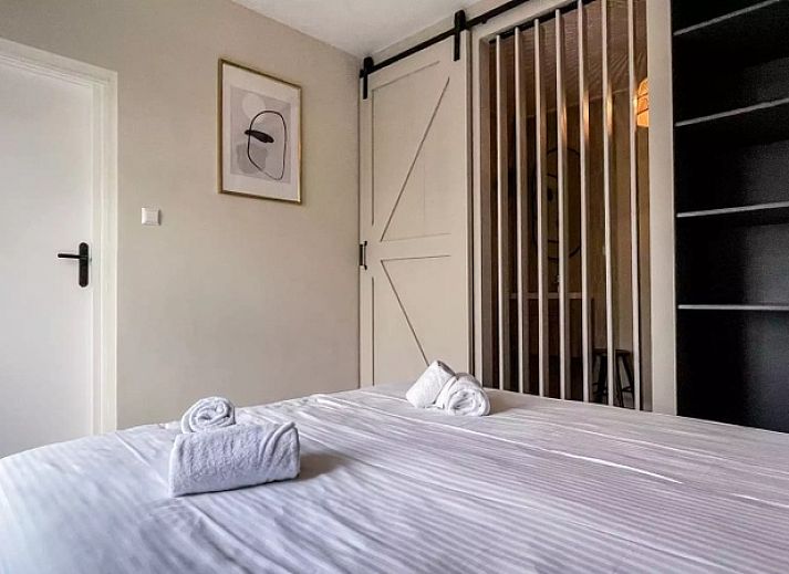 Geraeumige Kueche und Essbereich im Ferienhaus Hogezandskil, De Cocksdorp, Texel, ideal fuer gemuetliche Mahlzeiten.