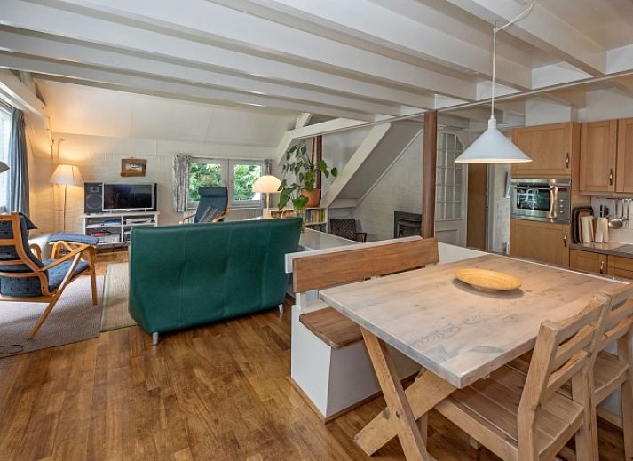 Vacation home Slufterduin 108 in De Cocksdorp Texel with charming garden and terrace, ideal for relaxation on the Wadden Islands.