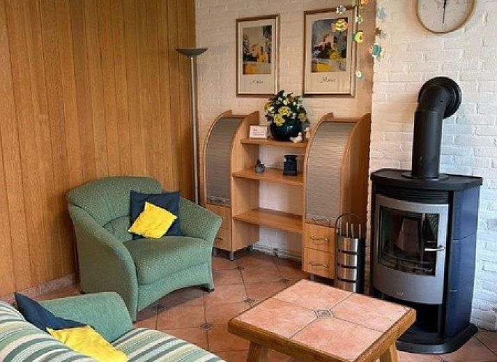 Ferienhaus Slufterhoek 128 in De Cocksdorp Texel mit sonniger Terrasse und gruener Umgebung.