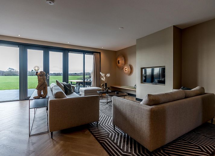 Princenhof 3 - 8-pers vacation home in De Cocksdorp, Texel with spacious green garden and modern architecture.