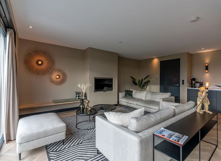 Princenhof 3 - 8-pers vacation home in De Cocksdorp, Texel with spacious green garden and modern architecture.