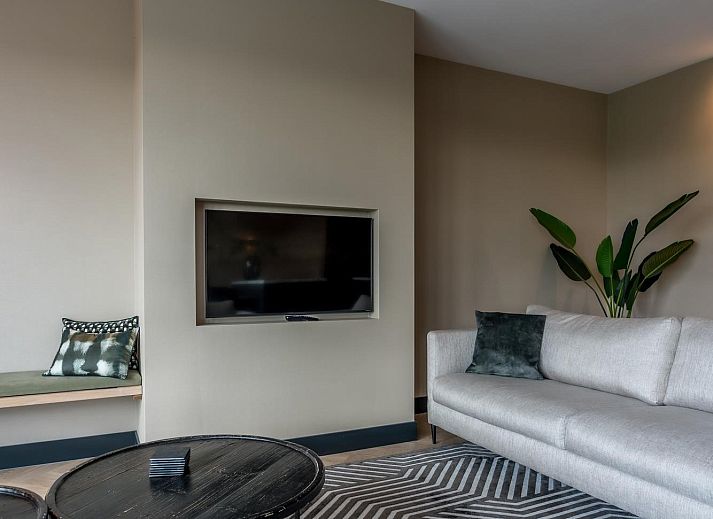 Princenhof 3 - 8-pers vacation home in De Cocksdorp, Texel with spacious green garden and modern architecture.