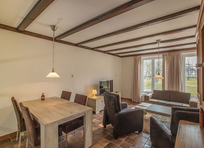 Ferienhaus Typ R in De Cocksdorp, Texel mit Reetdach und gruenem Garten, ideal fuer Naturliebhaber.