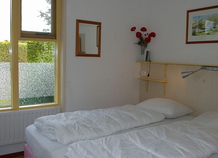 Vollstaendig ausgestattete Kueche im Bungalow Tamarisk 212, De Cocksdorp, Texel, mit modernen Annehmlichkeiten.