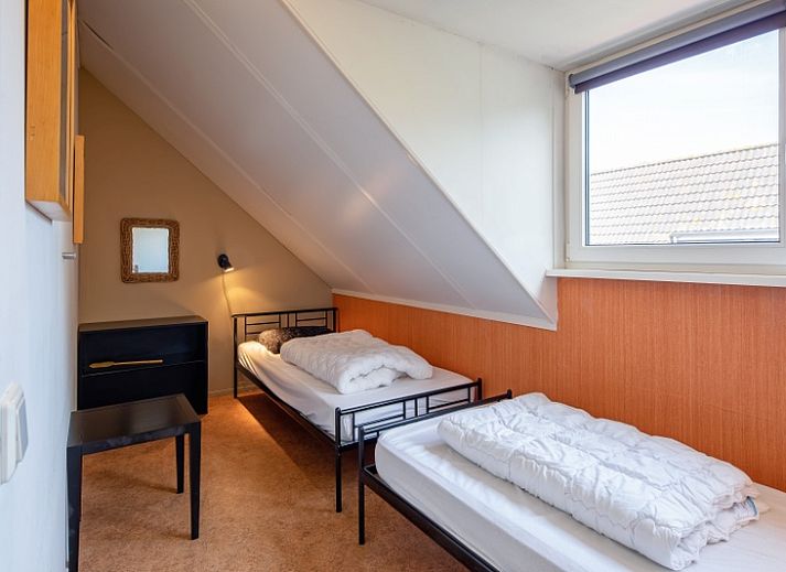 Stilvolles Interieur des Ferienhauses Slufterhoek 132, Texel, mit modernen Moebeln und viel natuerlichem Licht