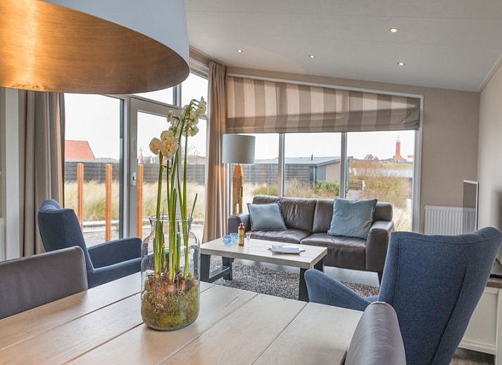 Chalet 05 Nevada in De Cocksdorp Texel met modern terras en tuin, ideaal vakantiehuis op Waddeneilanden.