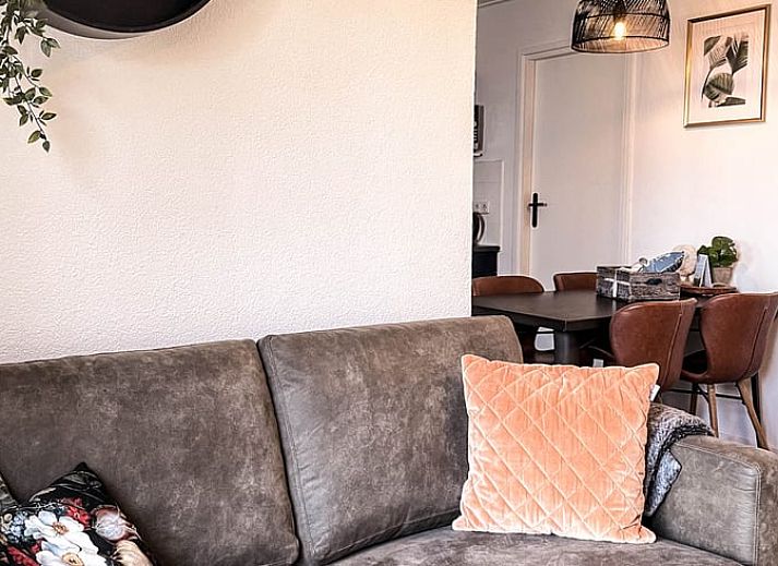 Ferienhaus in De Cocksdorp, Texel, mit charmantem Eingang und laendlicher Atmosphaere auf den Watteninseln.