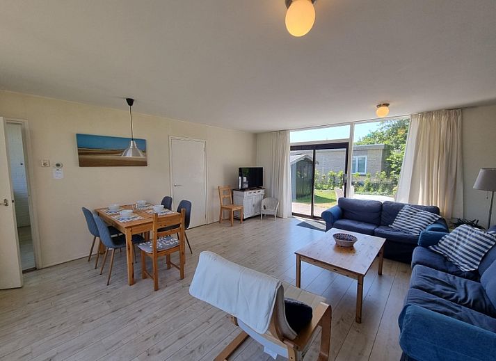 Ferienhaus Bungalow 178 auf Bungalowpark Tamarisk Texel, umgeben von gruener Natur in De Cocksdorp.