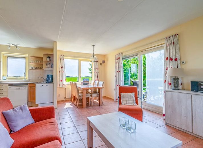 Ferienhaus in De Cocksdorp Texel mit grossem Garten und gruener Umgebung.