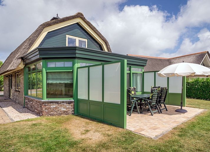 Villa De Witte Hoek Wintergarten ohne Haustiere in De Cocksdorp, Texel mit sonniger Terrasse und modernem Aussenbereich.