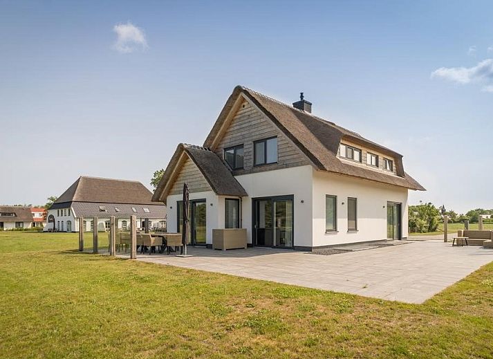 Guest house 0101778 - Holiday property Texel - F-Luxe villa met wellness