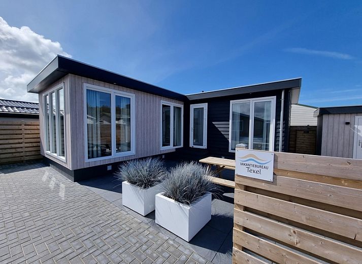 Chaletpark Bregkoog - Chalet Bregkoog 119 with modern look in De Koog, Texel, Wadden Islands.