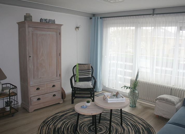 Apartments Anna - Zeenevel - 9 in De Koog, Texel, front view with blossom and modern architecture.