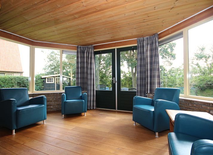 Country house Landleven No. 81 in De Koog, Texel with spacious garden and terrace for relaxing stay.