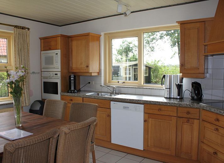 Country house Landleven No. 81 in De Koog, Texel with spacious garden and terrace for relaxing stay.