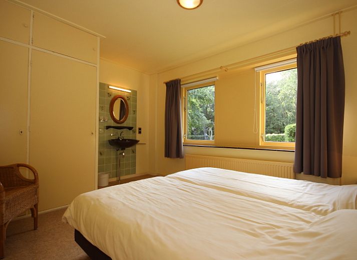 Cozy living room of Landhuis Landleven No. 81, vacation home in De Koog, Texel with comfortable interior.