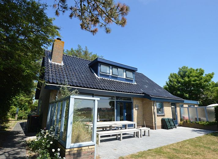 Orchismient 45 grosses Ferienhaus in De Koog Texel mit grossem Aussenbereich und Terrasse inmitten der Natur.