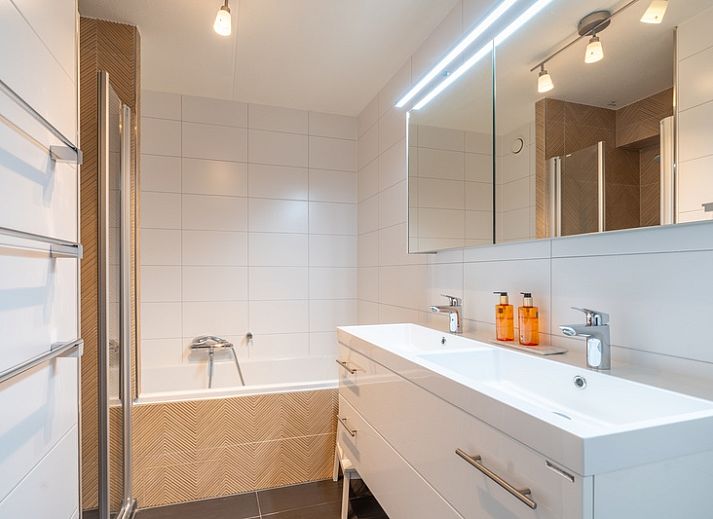 Stylish sitting area in Apartment Juliana 086, De Koog, Texel, with beautiful island view.