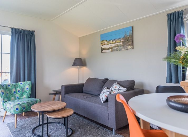 Chaletpark Bregkoog - Chalet Bregkoog 227, modern vacation home in De Koog, Texel with spacious driveway and sunny surroundings.