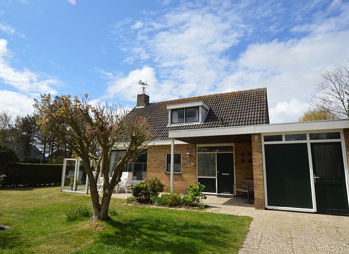 Orchismient 33 vakantiehuis in De Koog Texel met zonnige tuin en terras.