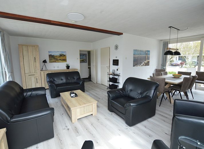 Orchismient 33 vakantiehuis in De Koog Texel met zonnige tuin en terras.