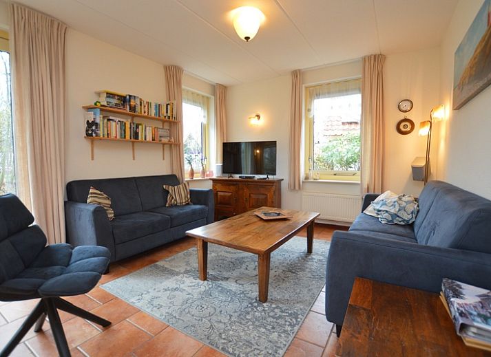 Vacation home 7K in De Koog, Texel with sunny garden and terrace, ideal for relaxing stays on the Wadden Islands.