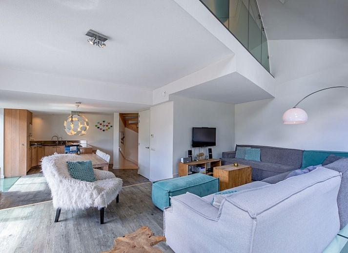 Park Duynzoom - Villa Duynzoom in De Koog, Texel, modern vacation home with spacious terrace and green garden.