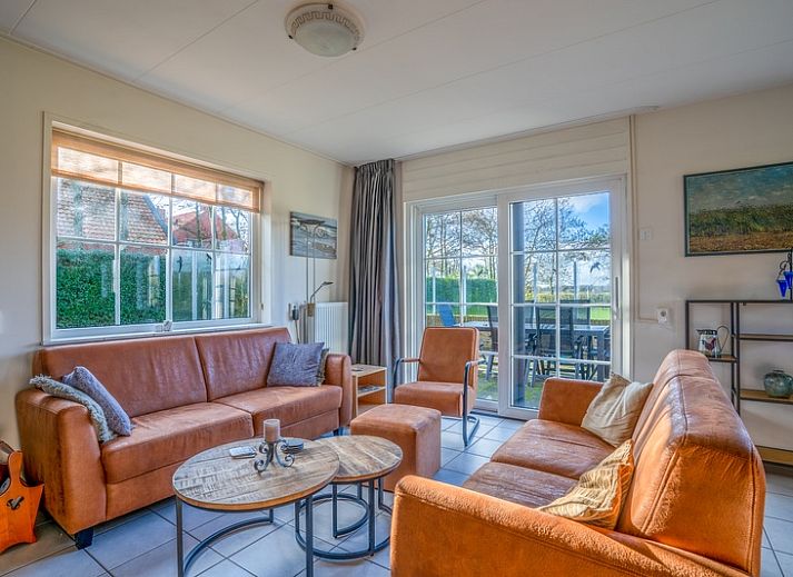 Maaikeduinweg 13 vacation home in De Koog, Texel with spacious garden and terrace, ideal for a relaxing stay on the Wadden Islands.