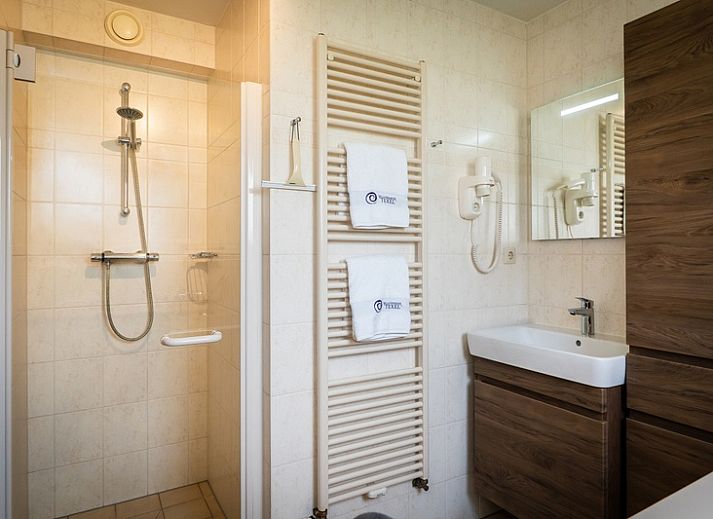 Spacious dining room in Villa with Conservatory, vacation home in De Koog, Texel.