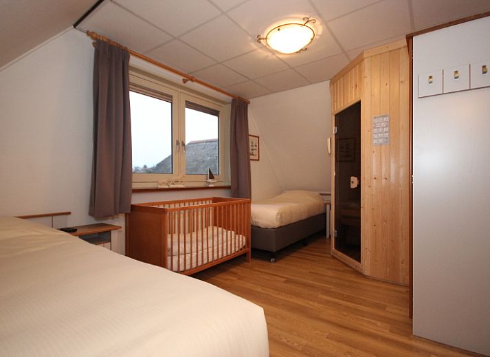 Spacious dining room in Villa with Conservatory, vacation home in De Koog, Texel.