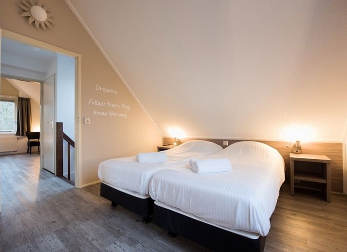 Modern shower in Villa 4, De Koog Texel, perfect vacation home for relaxation on the Wadden Islands.