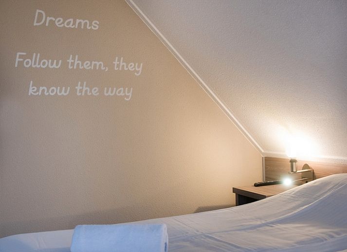 Modern shower in Villa 4, De Koog Texel, perfect vacation home for relaxation on the Wadden Islands.