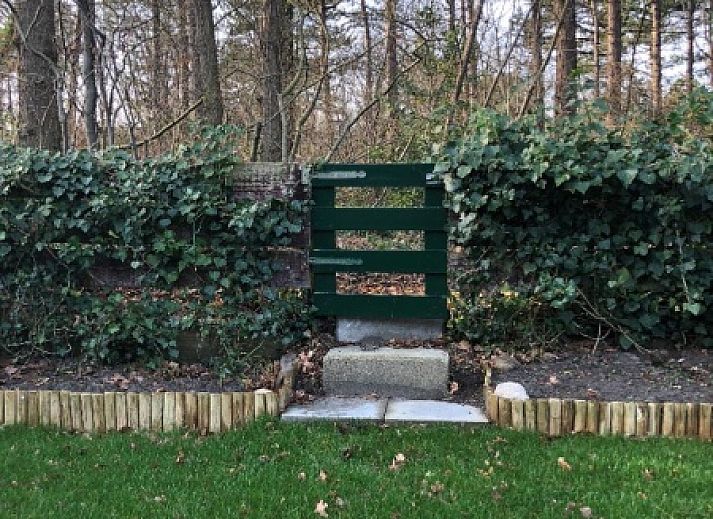 Spacious garden at 't Buitenhuisje, vacation home in De Koog Texel, surrounded by nature on the Wadden Islands.