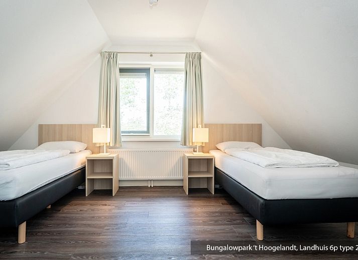 Rustic vacation home on Bungalowpark 't Hoogelandt in De Koog, Texel with spacious garden.