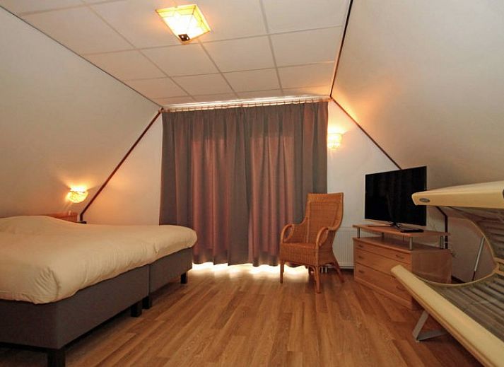 Guest house 01022526 - Holiday property Texel - 6 Persoons luxe villa met serre en sauna