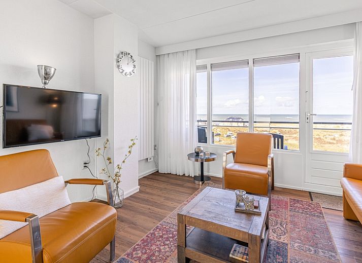 Bedroom in Apartment Juliana 154 Zeezicht, De Koog, Texel with comfortable bed and beautiful sea view.