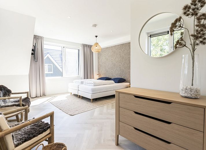 Guest house 01022535 - Holiday property Texel - Vakantiepark So What, Villa 8 Pers.