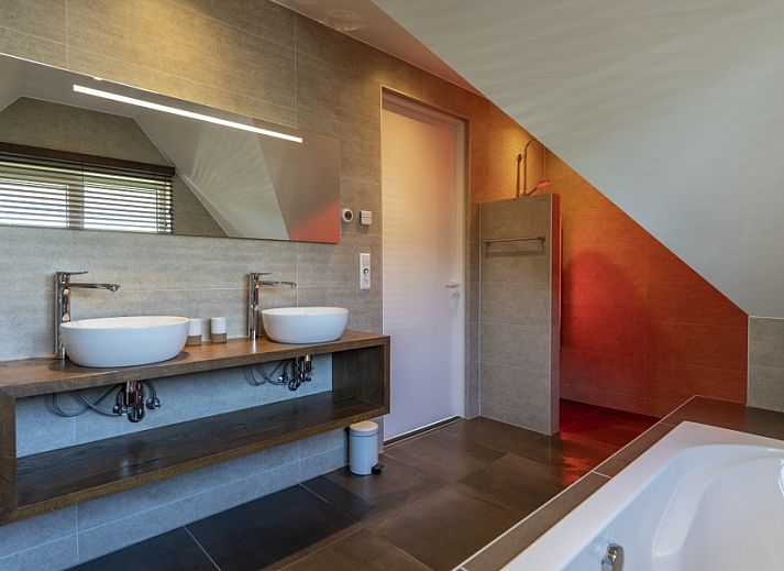Guest house 01022535 - Holiday property Texel - Vakantiepark So What, Villa 8 Pers.