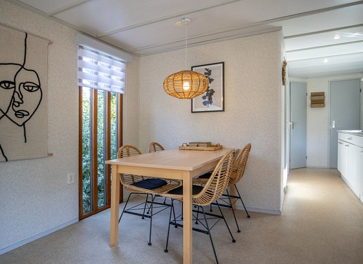 Moderne douche in Bosrandweg 409-B vakantiehuis in De Koog, Texel, Waddeneilanden.