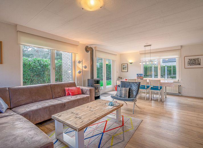 Vorderansicht des Ferienhauses Honeysuckle 29 in De Koog, Texel, auf den Watteninseln gelegen.