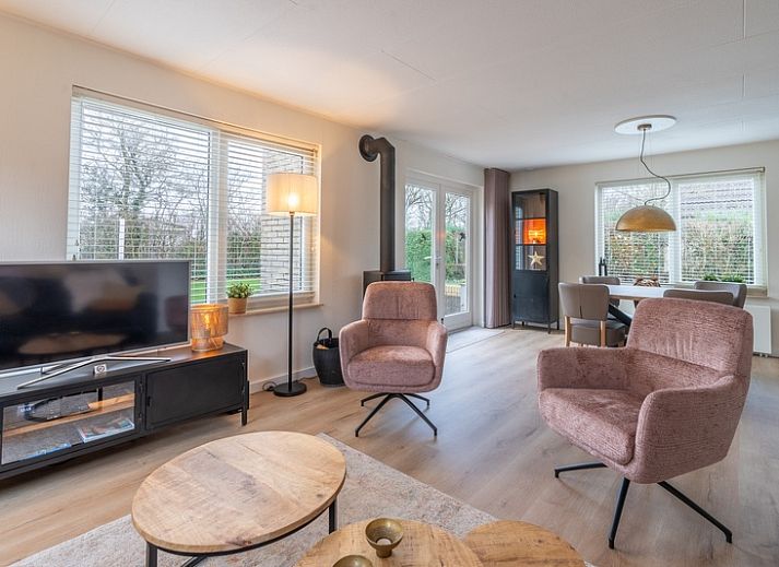 Geraeumiger Aussenbereich im Ferienhaus Kamperfoelie 33 in De Koog Texel.