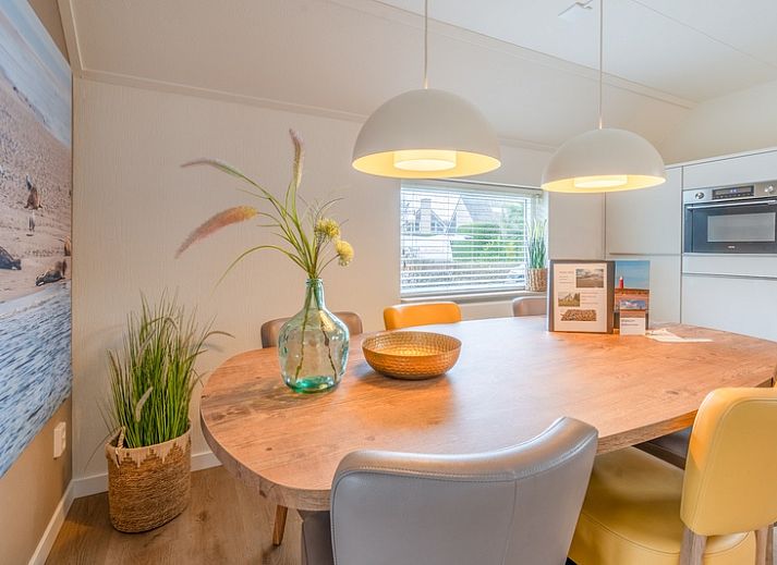 Geraeumiger Aussenbereich im Ferienhaus Kamperfoelie 33 in De Koog Texel.