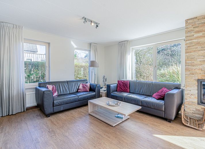 Ferienhaus Honeysuckle 95 in De Koog, Texel mit sonniger Terrasse und gruenem Garten