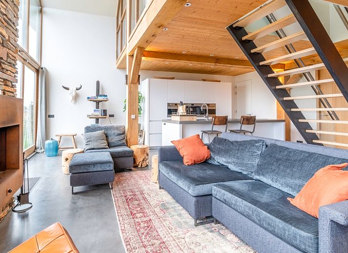 Villa 191 with Hot tub in De Koog, Texel, vacation home with modern outdoor space and comfortable seating area.