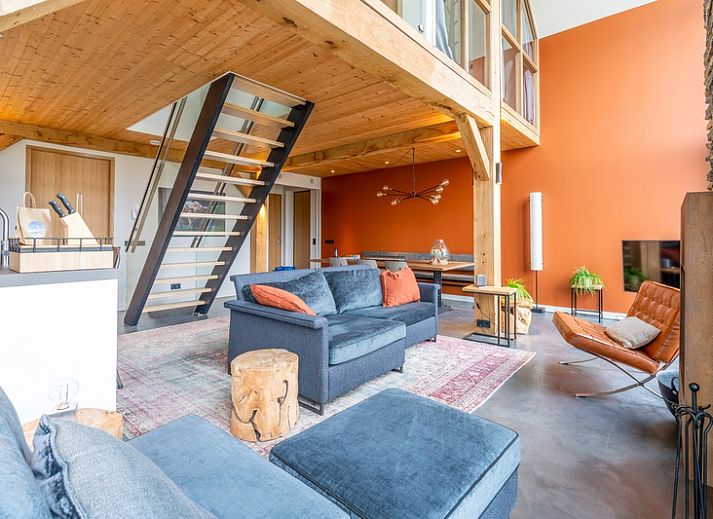 Villa 191 with Hot tub in De Koog, Texel, vacation home with modern outdoor space and comfortable seating area.