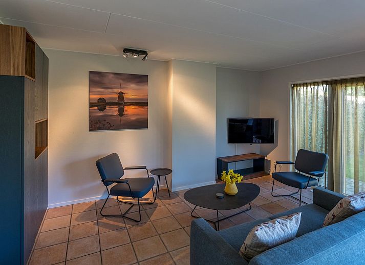 Salty Bries vacation home with terrace in De Koog, Texel, surrounded by green nature.