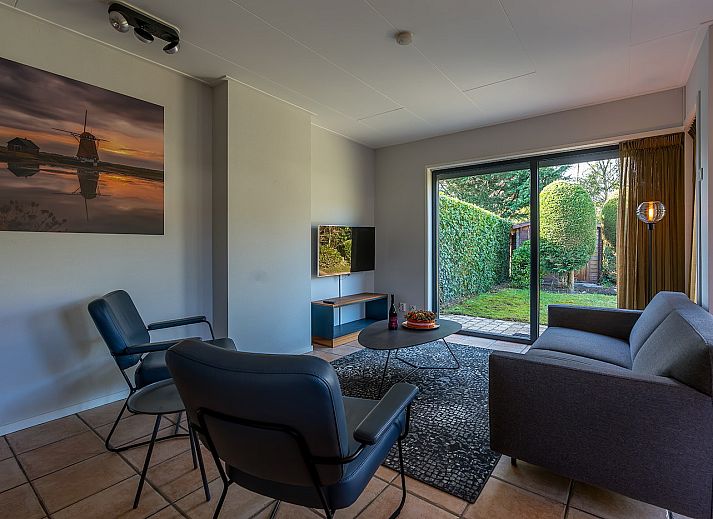 Salty Bries vacation home with terrace in De Koog, Texel, surrounded by green nature.