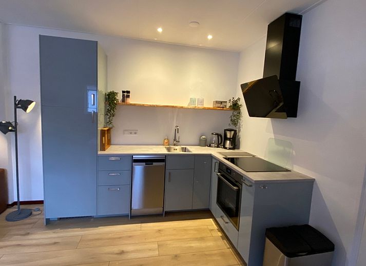 Bunter Blumengarten im Ferienhaus Jutter in De Koog, Texel. Geniessen Sie die Natur und die Ruhe auf den Watteninseln.