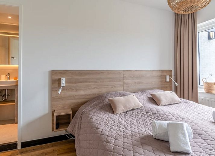 Sleek bathroom in Cottage in De Koog, De Koog, Texel, with modern shower, Wadden Islands.